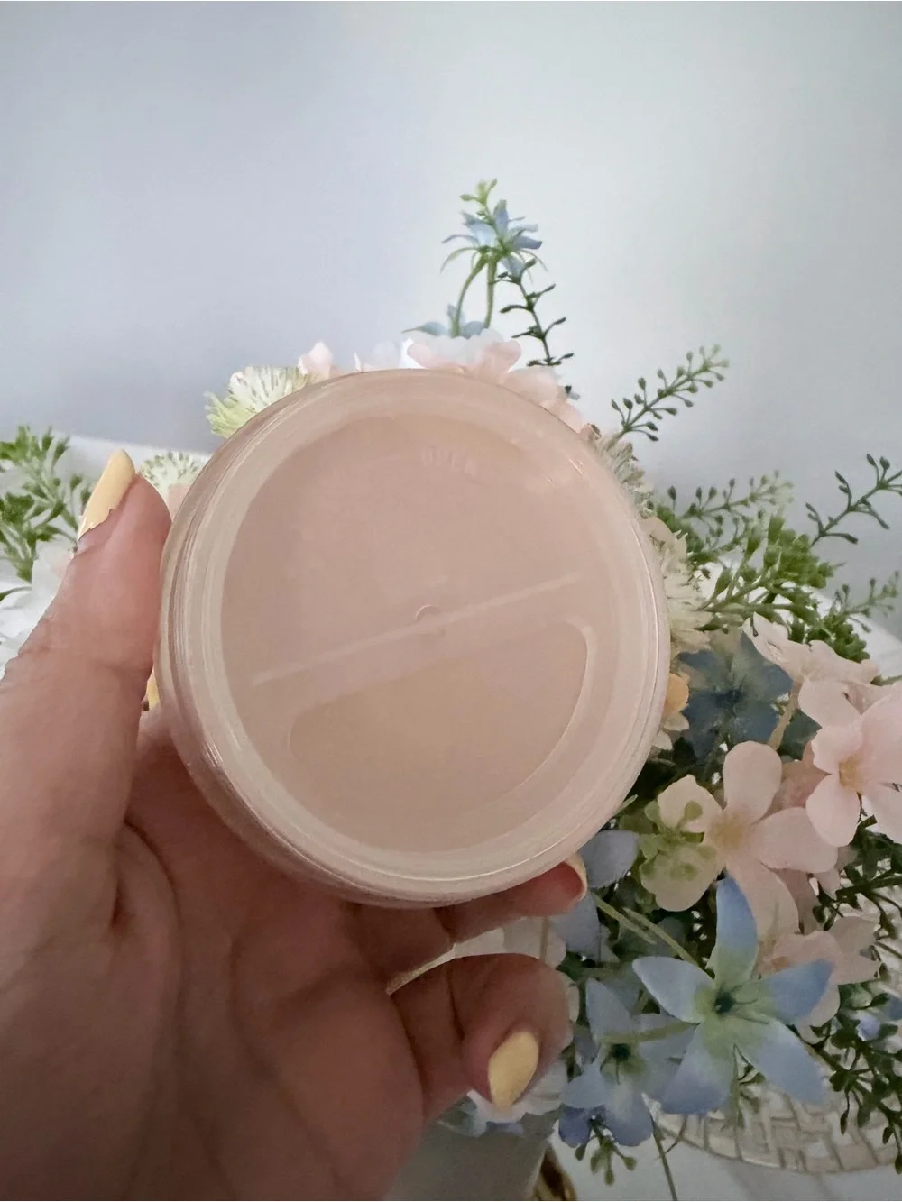 Saie Airset Radiant and Weightless Talc Free Loose Setting Powder - Translucent